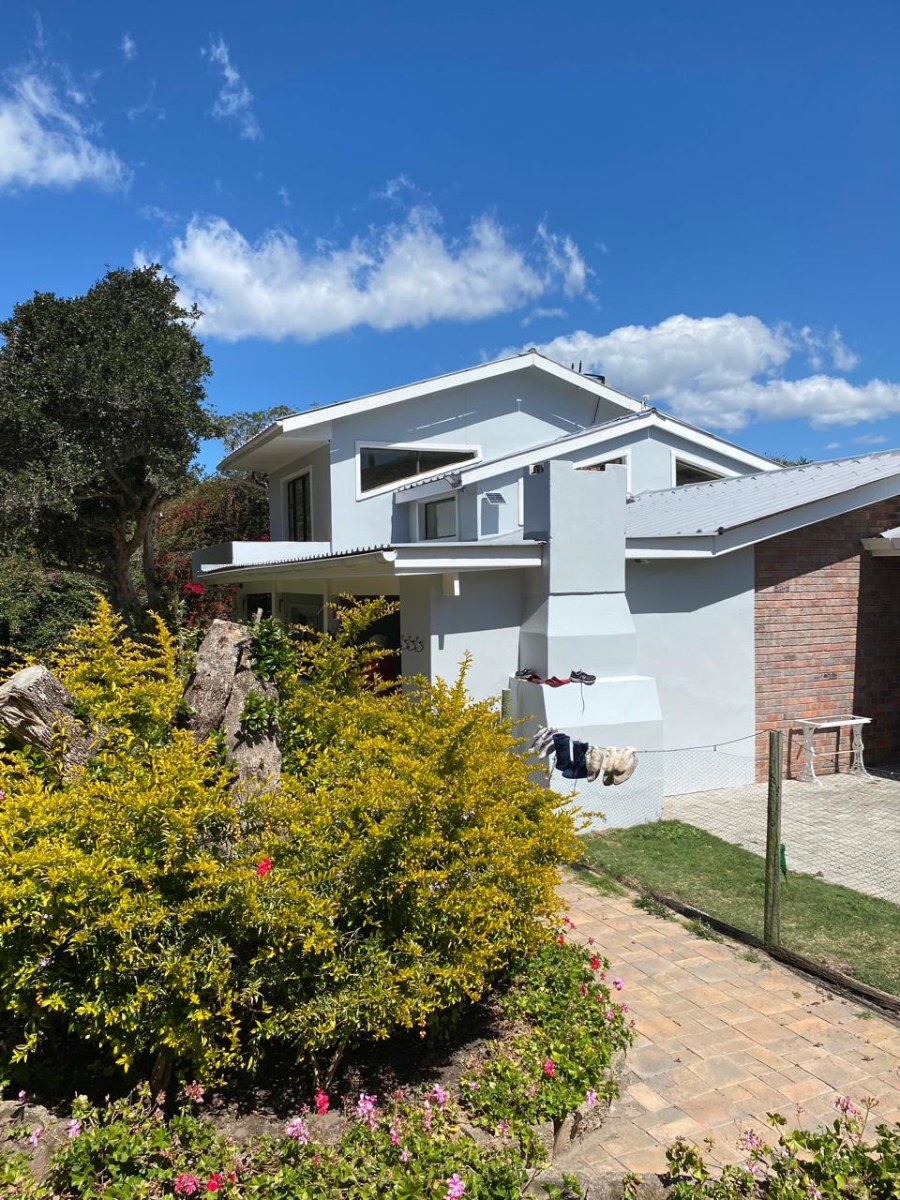 5 Bedroom Property for Sale in Seafield Eastern Cape